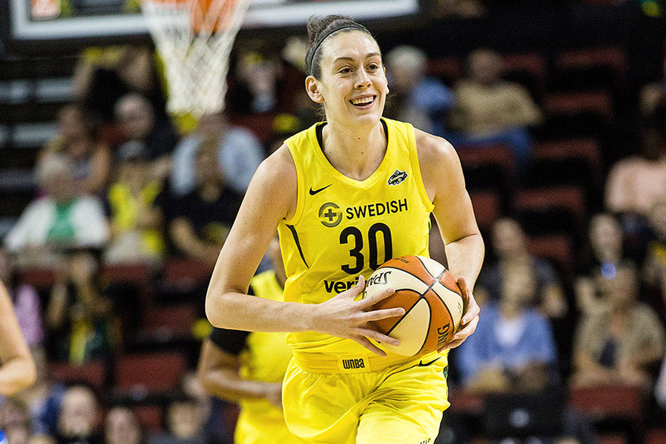 Breanna Stewart breaks Storm scoring record in regularseason finale