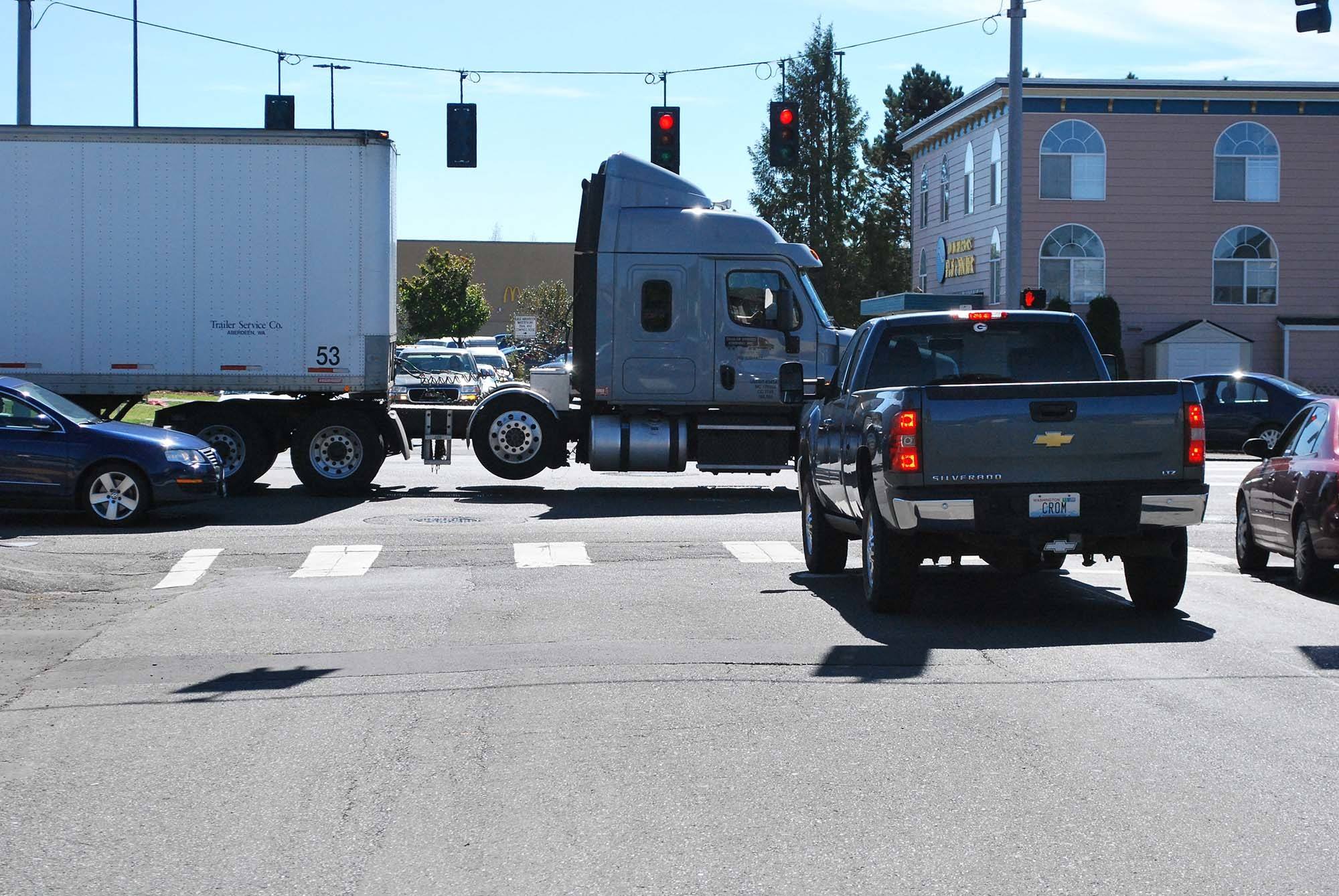 WSDOT modifies traffic signals on Highway 12 in East Aberdeen