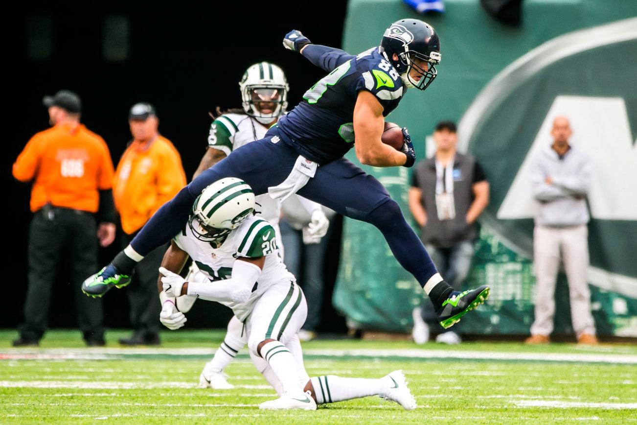 Russell Wilson, offense leads Seahawks to win over Jets