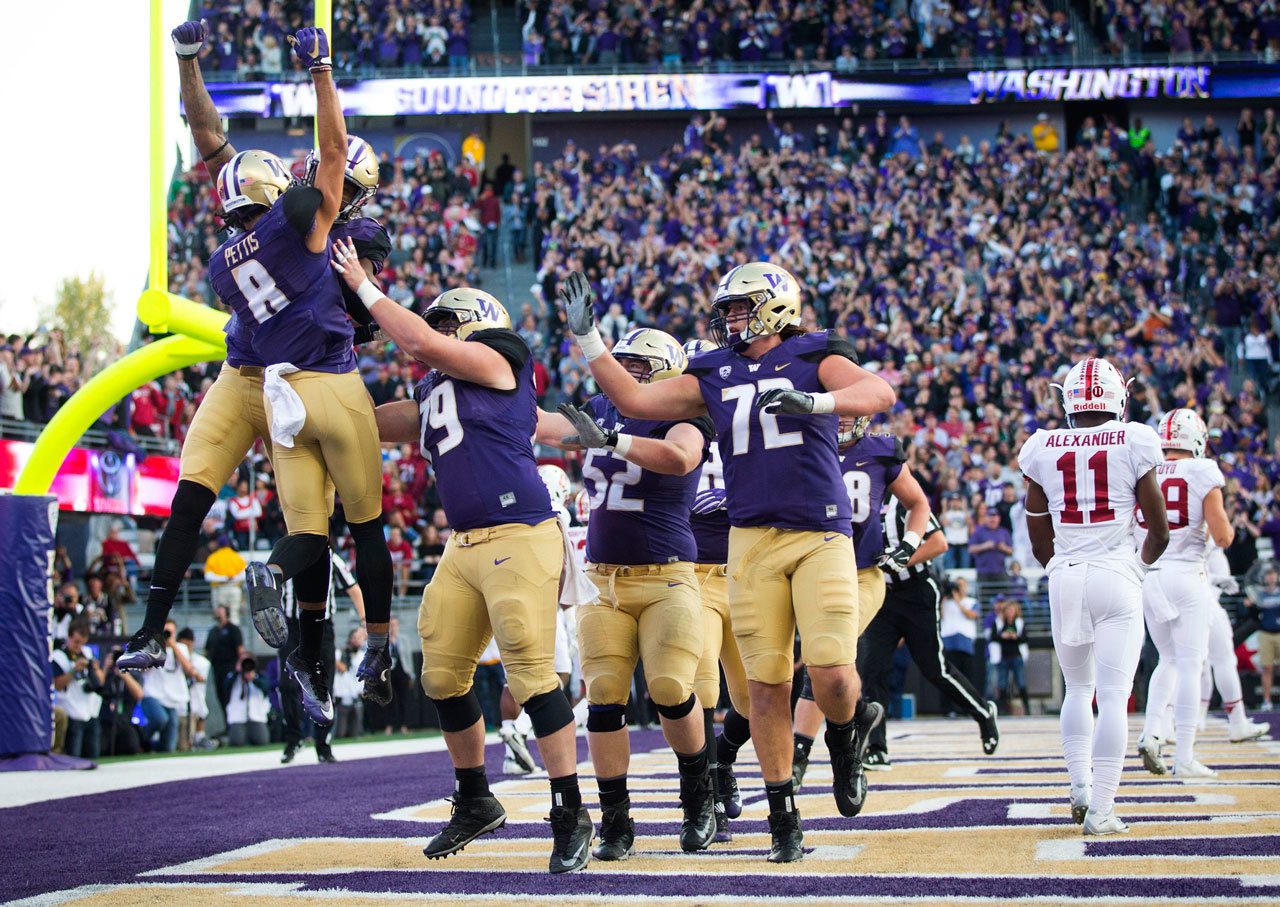 No. 10 Huskies dominate No. 7 Stanford, 44-6