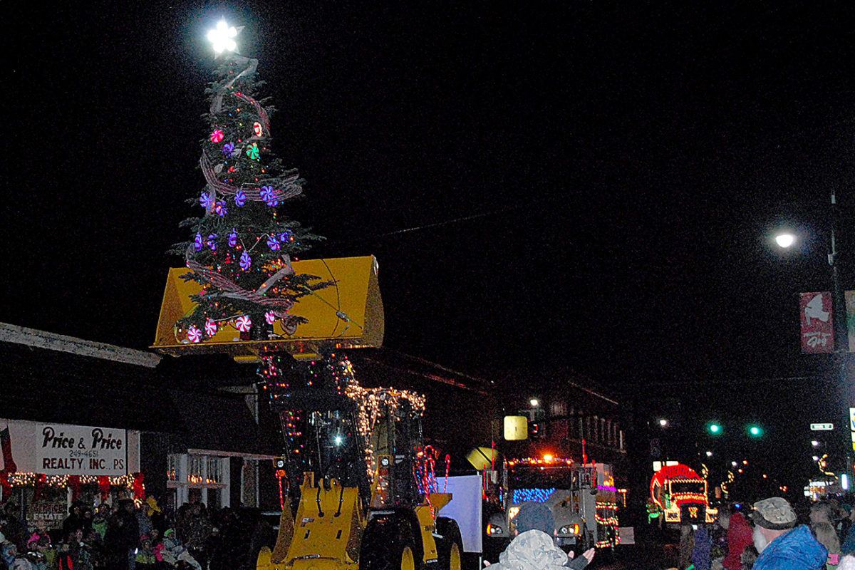 Montesano awash with color at Festival of Lights parade The Daily World