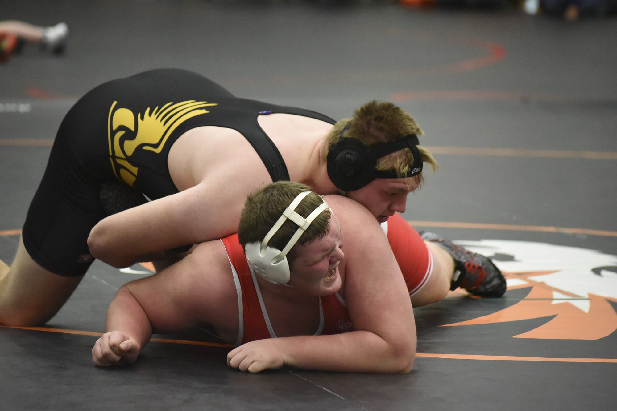 (Sue Michalak) North Beach’s Seth Bridge defeated Castle Rock’s Jon Eslick in the 285-pound final at the Centralia Tiger Classic on Saturday.