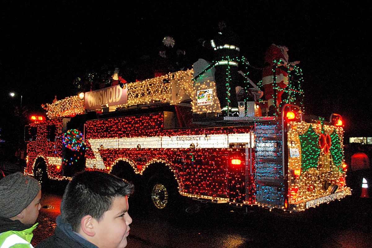 Montesano awash with color at Festival of Lights parade The Daily World