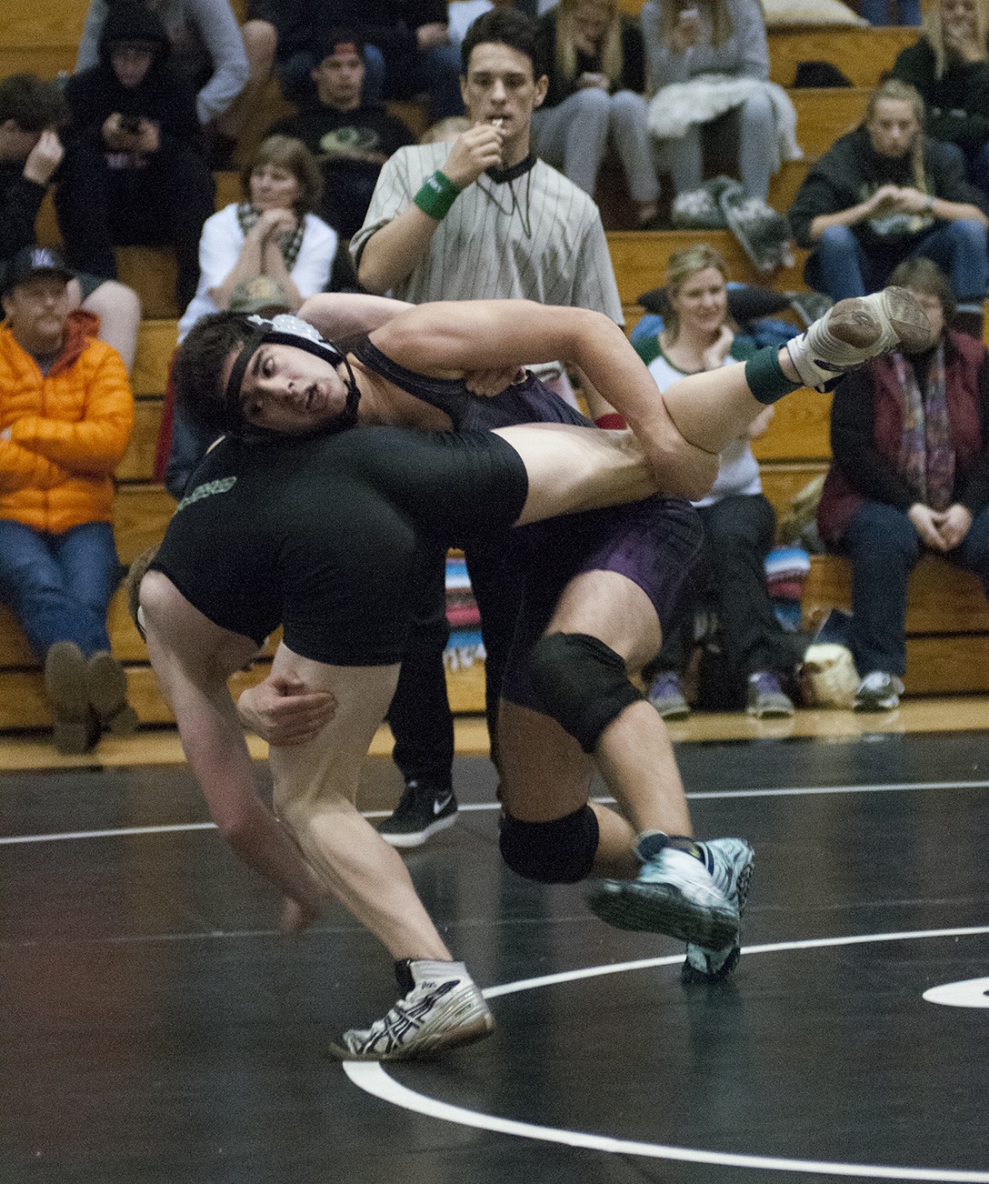 Twin Harbors wrestlers net titles at Bash at the Beach