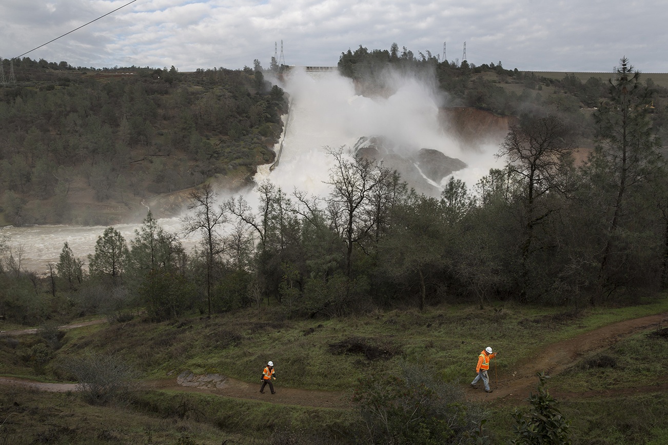 Evacuations urged in Northern California amid flood fears