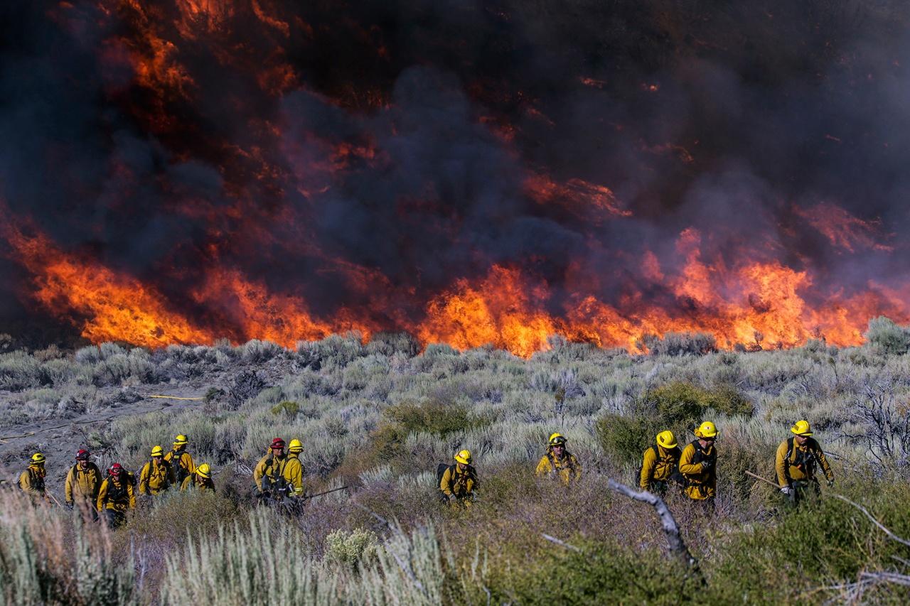 The Blue Cut fire burns near Wrightwood, Calif. on Aug. 17, 2016. (Irfan Khan/Los Angeles Times/TNS)