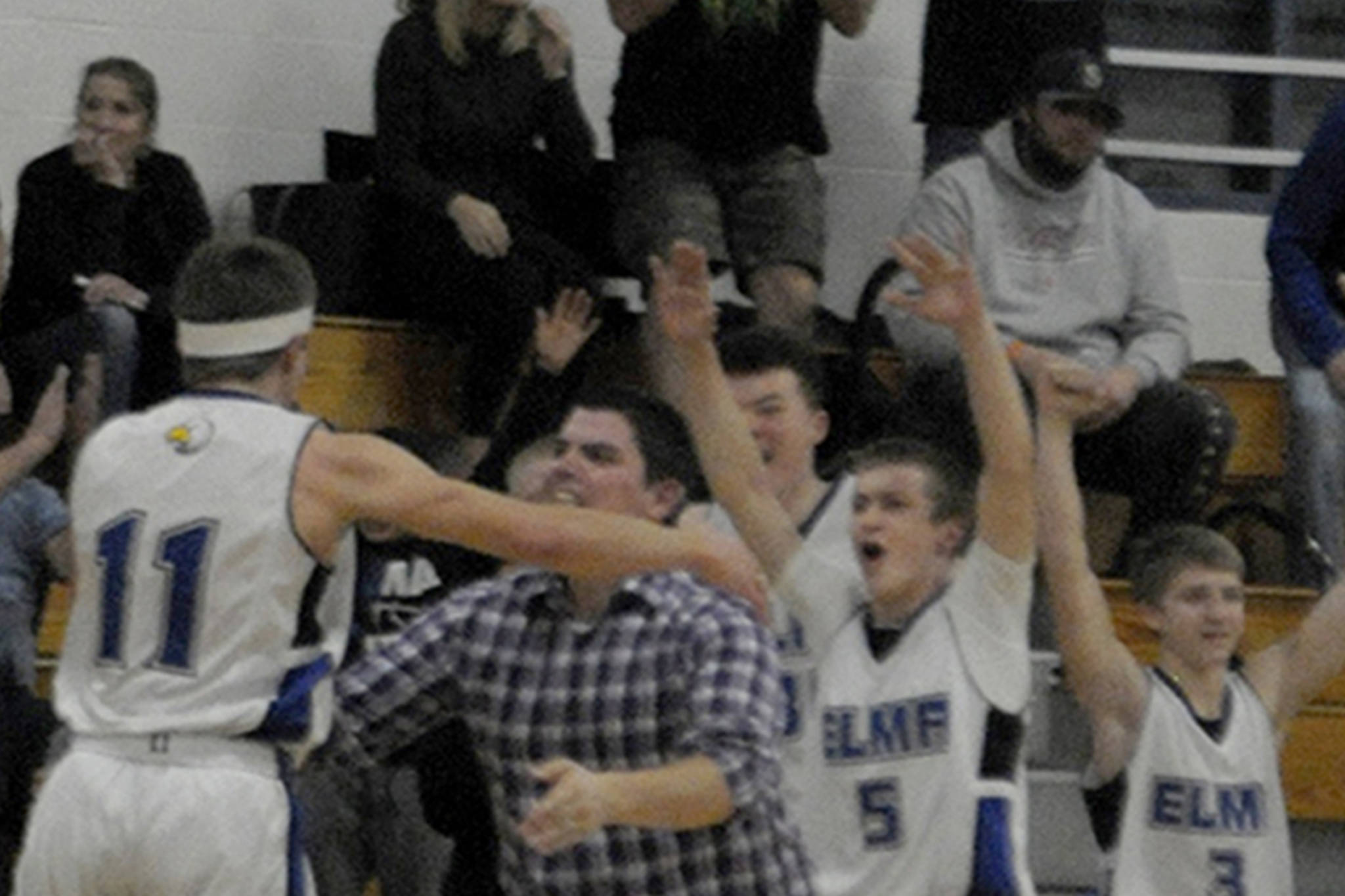 Elma boys take overtime thriller from Hoquiam