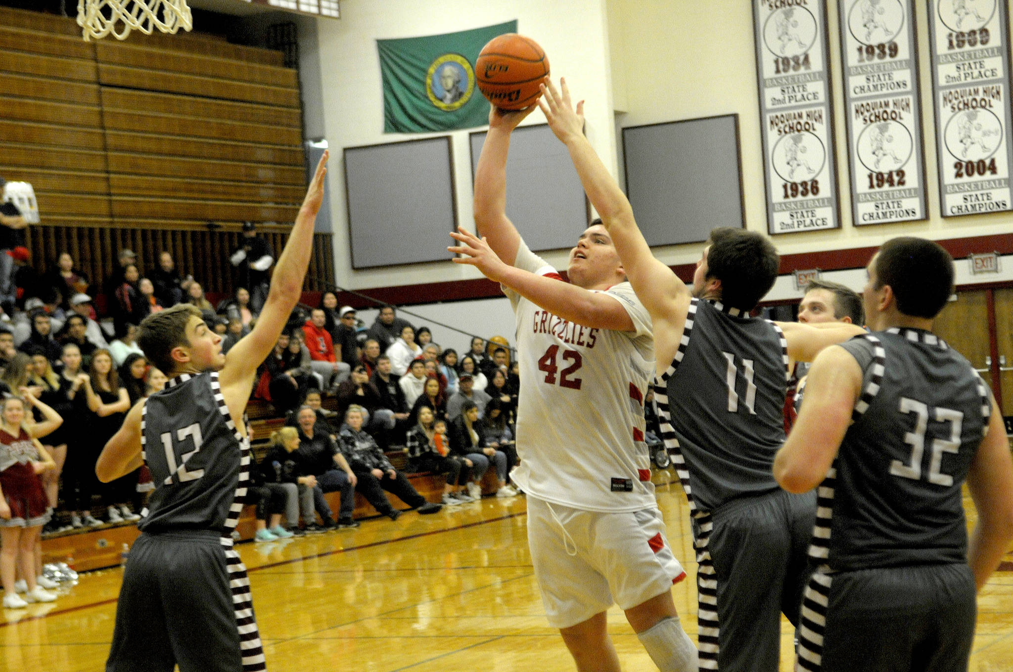 Montesano boys earn undisputed league title