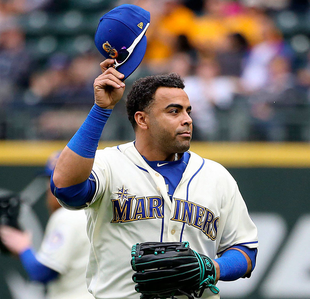 Going the Rounds: Mariners have some tough choices to make, regardless of the route they choose