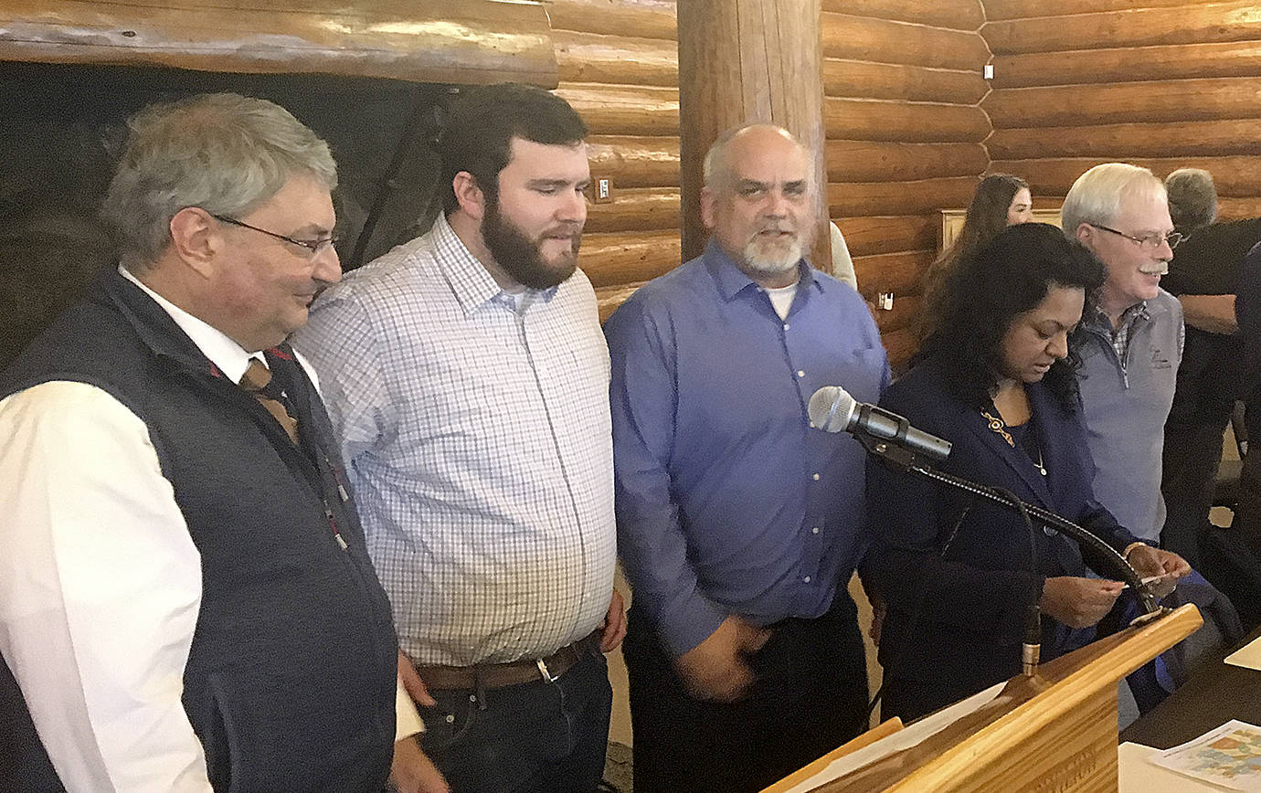 DAN HAMMOCK | GRAYS HARBOR NEWS GROUP Ocean Shores City Councilman Jon Martin, Aberdeen Mayor Erik Larson, Elma Mayor Jim Sorensen, Montesano Mayor Vini Samuel and Cosmopolis City Councilman Carl Sperring chat with attendees at the Greater Grays Harbor Lunch with the Mayors event Tuesday.