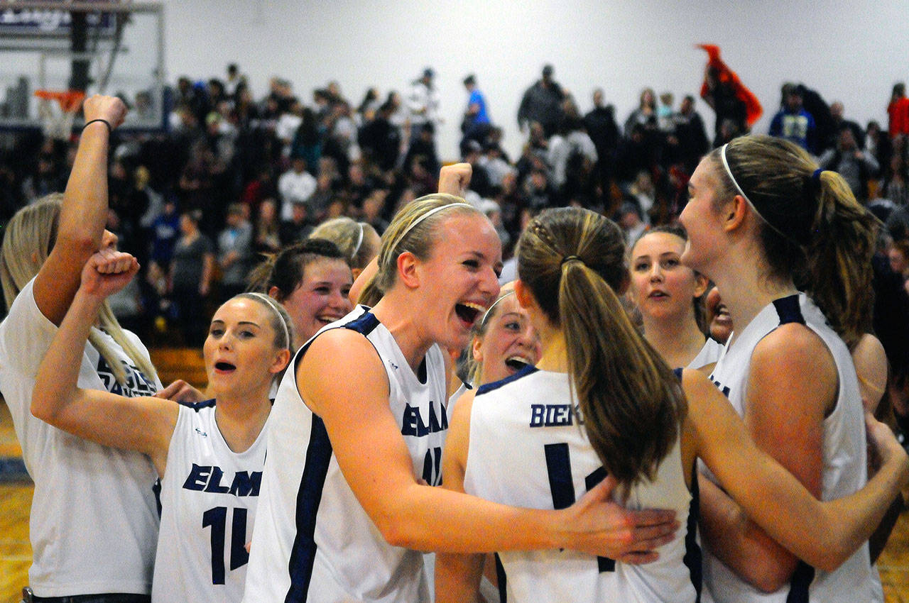 Elma celebrates after winning the 1A Evergreen title with a 42-35 win over Montesano on Frdiay night. (Hasani Grayson | Grays Harbor News Group)