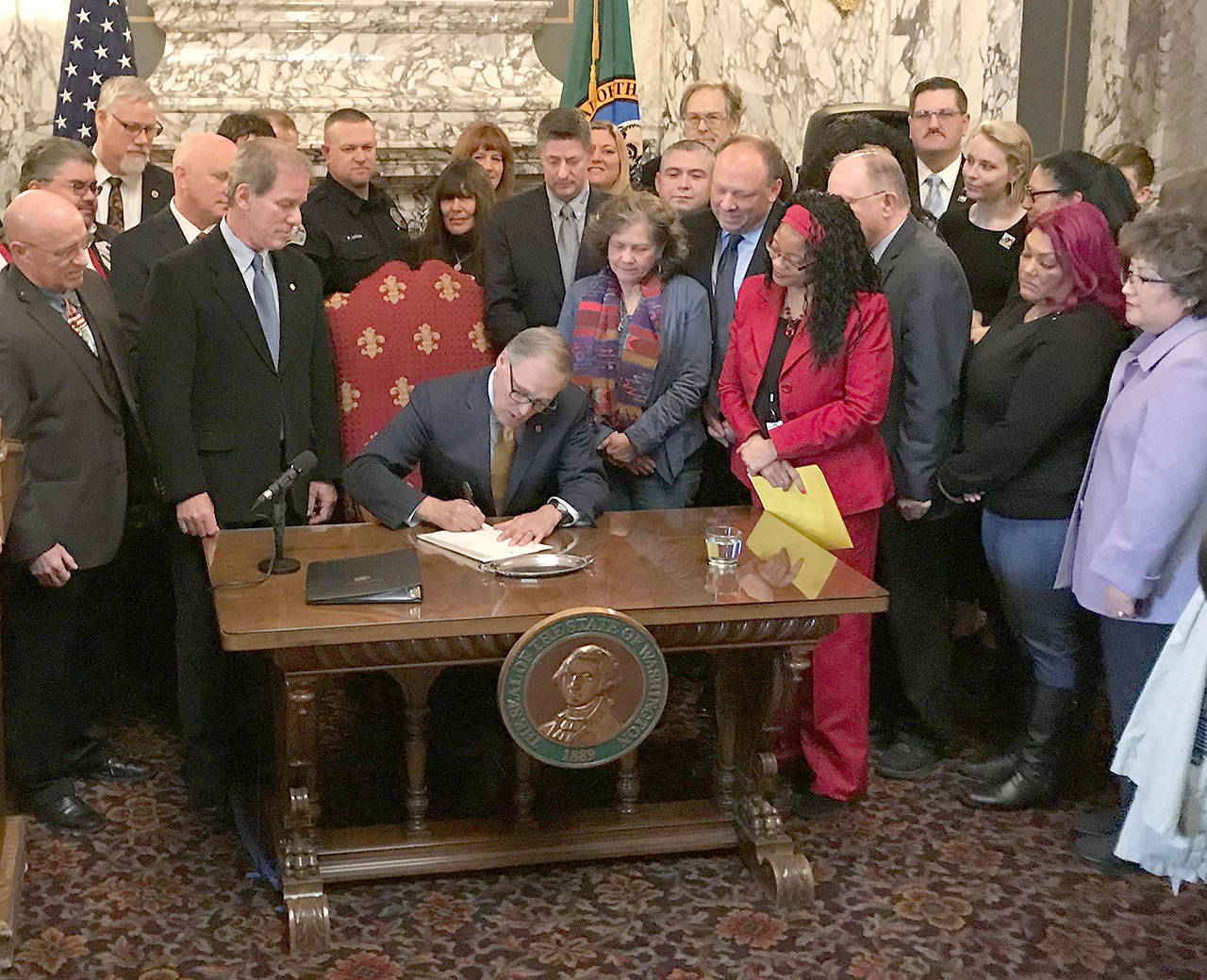 Inslee Signs First Bill Of Session Into Law | The Daily World