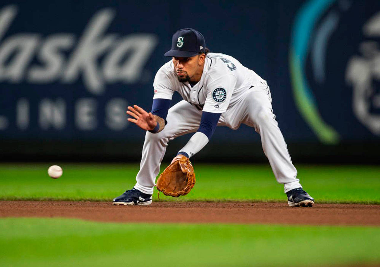 Swollen finger has Mariners shortstop J.P. Crawford on the bench and  frustrated, Pro Sports