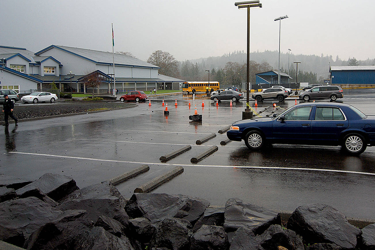 Olympia man dead after single-car wreck at Robert Gray School in Aberdeen