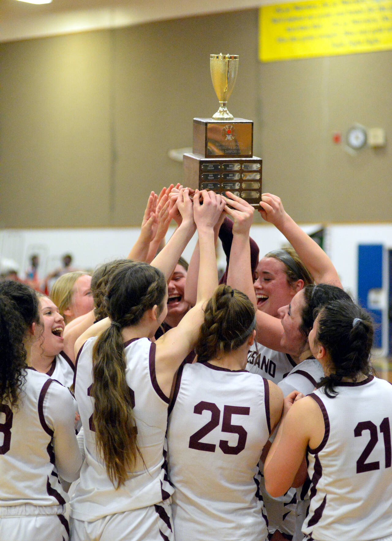 Montesano Rallies To Win Second Straight District Championship The Daily World 9670