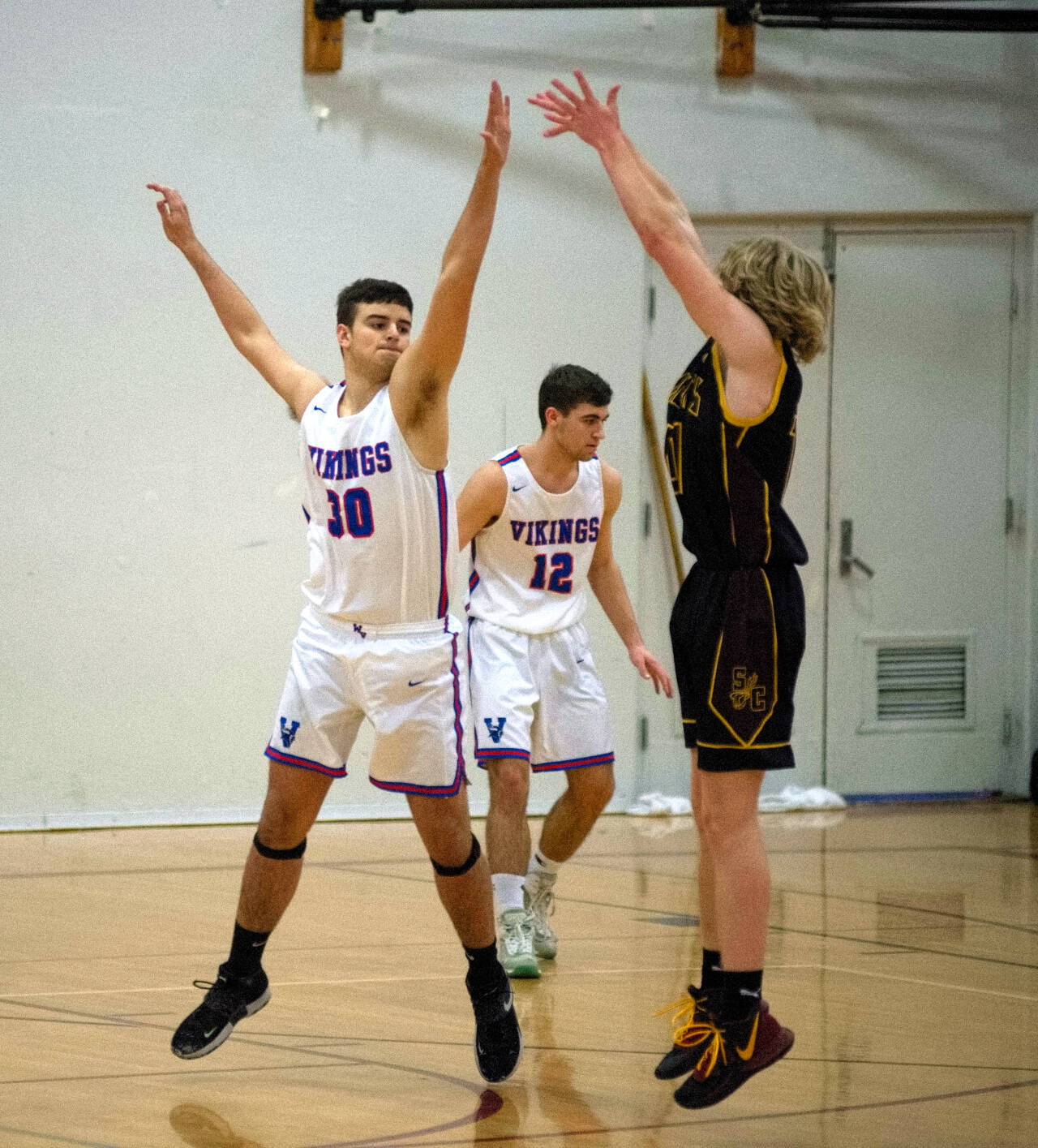 DAILY WORLD FILE PHOTOs
Willapa Valley’s Grady Christen (30), shown above in a regional playoff game against Sunnyside Christian on Saturday, Feb. 26, 2022, is one of several Vikings to make key contributions this season. Willapa Valley opens state tournament play Thursday in Spokane.