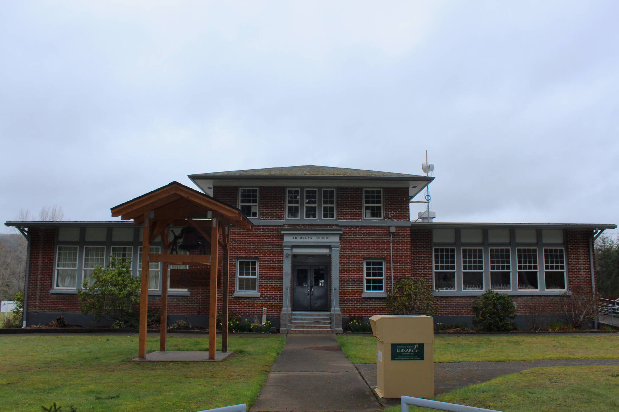 Photo courtesy of Colin Nelson 
The Brooklyn School, founded in 1893, is home to the North River School District. Students will not be returning to the building until next week, after the state indoor mask mandate is lifted.