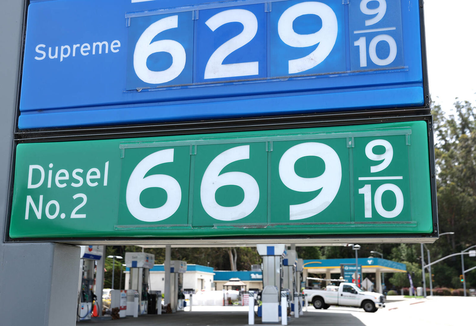 u-s-gasoline-price-hits-record-with-driving-season-looming-the-daily