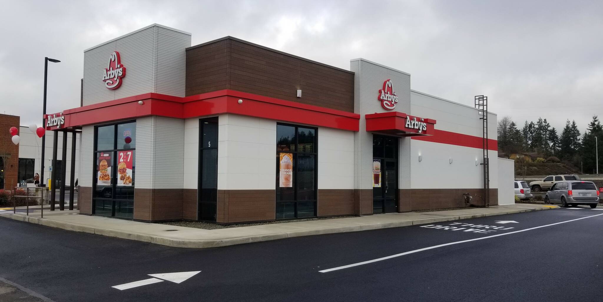 photos by Allen Leister / The Daily World 
With Arby’s now open to the public, the fast-growing Eagle’s Landing business district in Elma now has its third establishment alongside Burger King and Starbucks since its construction.