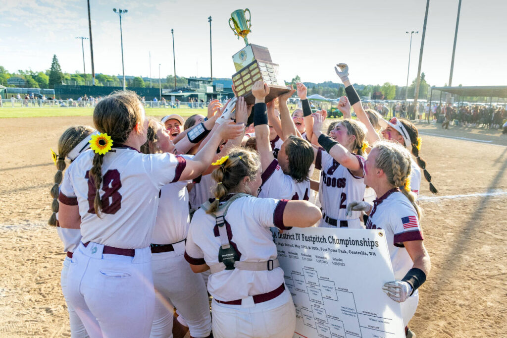 1a District Softball Roundup Timmons Gives Montesano District Title With Walk Off Home Run 0018