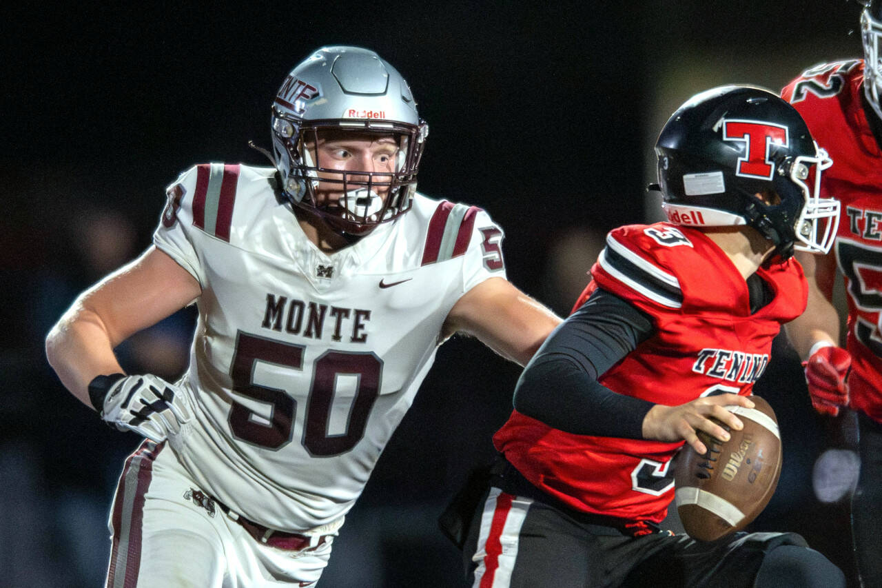 Montesano Claims Four Of Five Top Honors On All League Football List The Daily World 7103