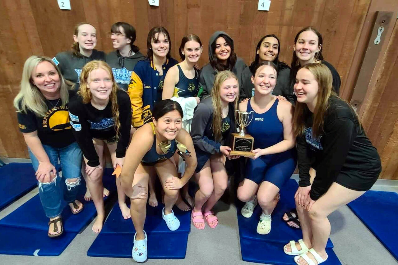 Aberdeen places third at district swim meet | The Daily World