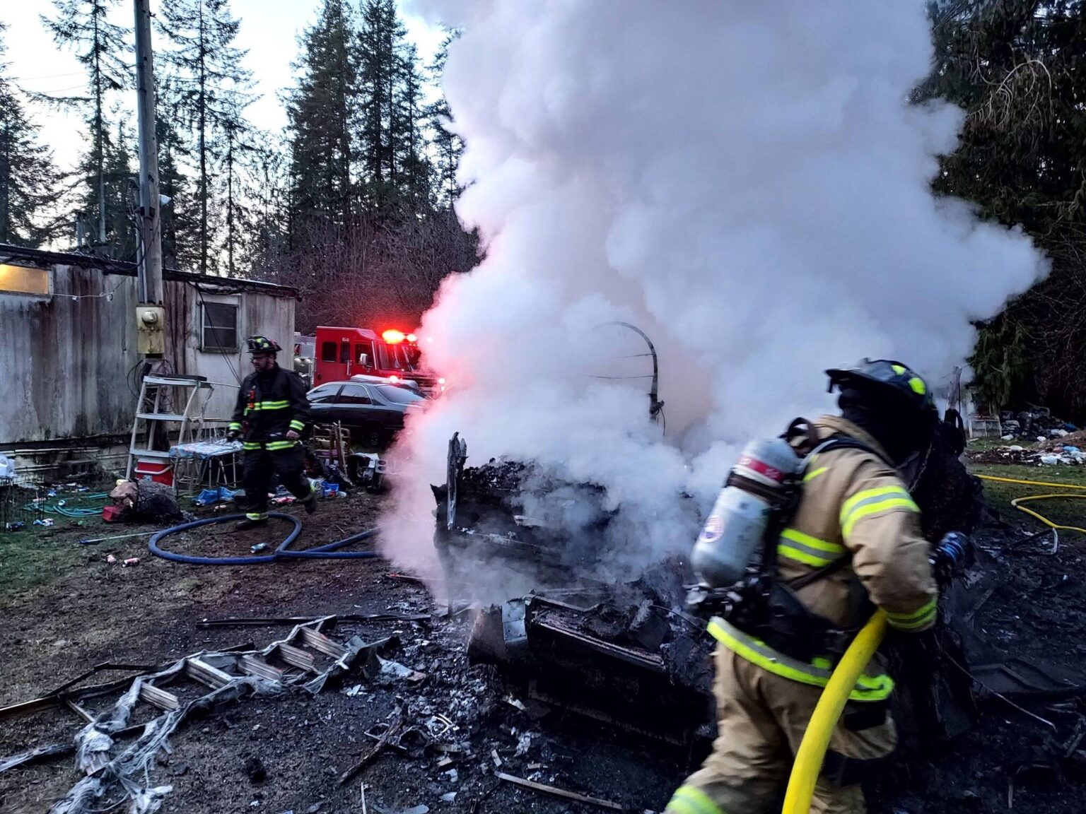 East county fire departments tackle RV fire | The Daily World