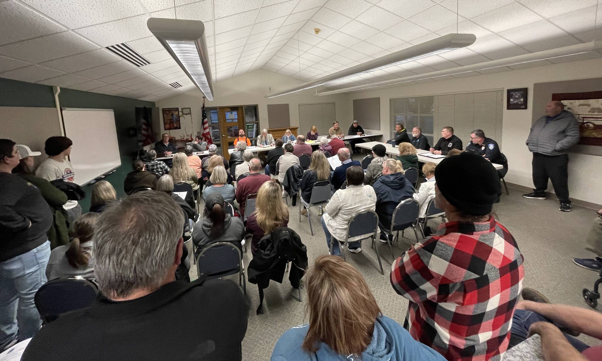 Cosmopolis saw a crowded room as citizens turned out for a city council meeting on Wednesday. (Michael S. Lockett / The Daily World)