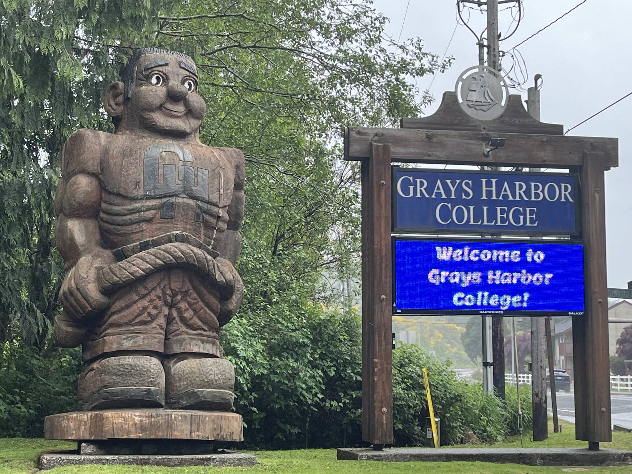 Matthew N. Wells / The Daily World
Charlie Choker, Grays Harbor College’s (GHC) wooden mascot who stands at the entrance of GHC, will help host Aberdeen City Council meetings in what the city hopes is a “temporary permanent” set up until the elevator in Aberdeen City Hall is replaced.