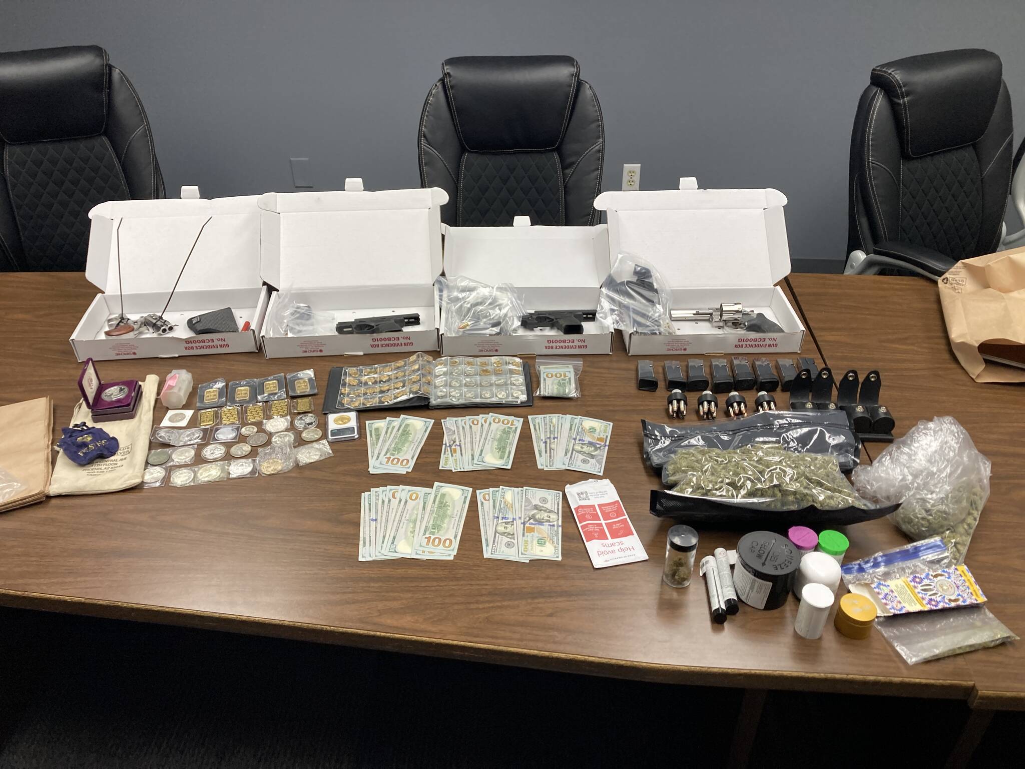 Guns, gold, drugs seized in Aberdeen DUI stop | The Daily World