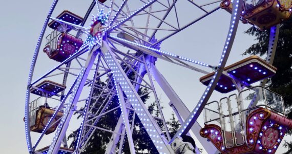 Michael S. Lockett / The Daily World
The lights beckon all to the fair.