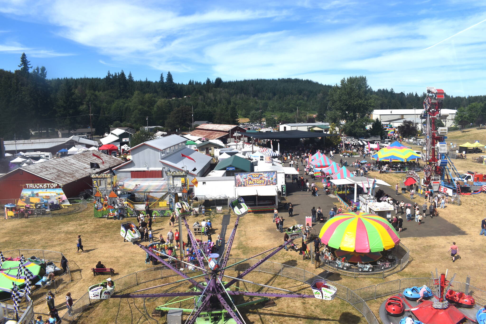 Matthew N. Wells / The Daily World
The Grays Harbor County Fair, which ran from Wednesday through Saturday, saw so many people that workers had to open up another parking lot across the street from the fair’s entrance.