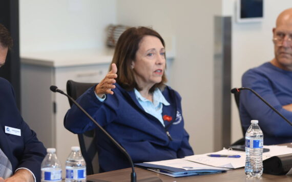 Sen. Maria Cantwell talks to local economic and political figures during a round table at Grays Harbor College. (Michael S. Lockett / The Daily World)