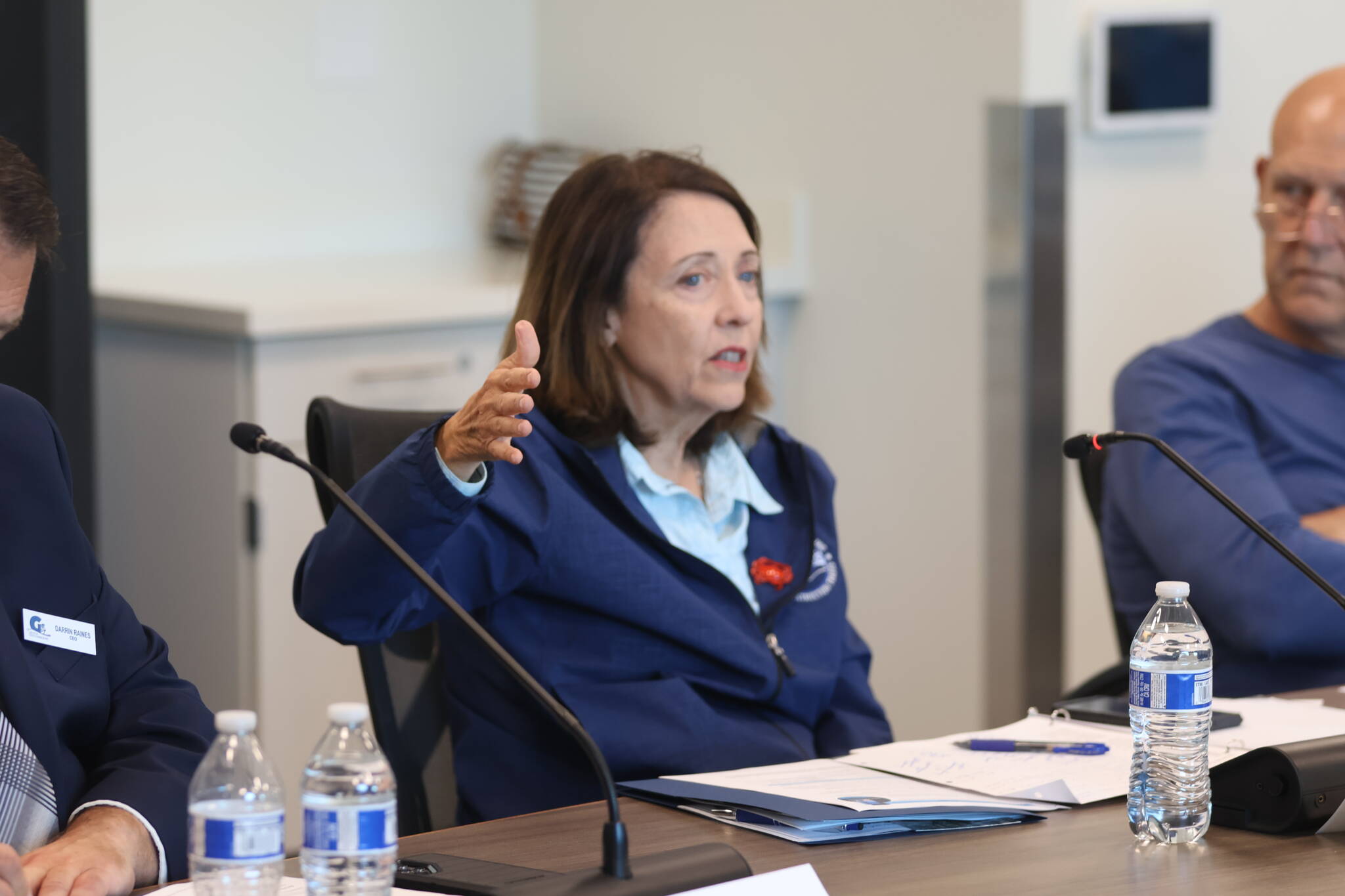 Sen. Maria Cantwell talks to local economic and political figures during a round table at Grays Harbor College.