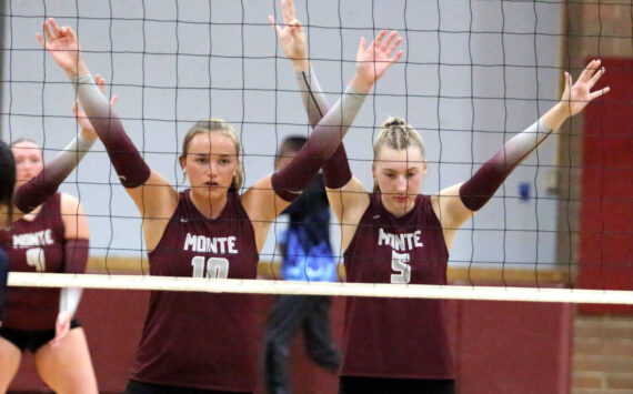 RYAN SPARKS | THE DAILY WORLD Montesano’s Kalia Hatton (left) and Karissa Otterstetter helped the Bulldogs to a 3-1 win over Aberdeen on Wednesday at Montesano High School.