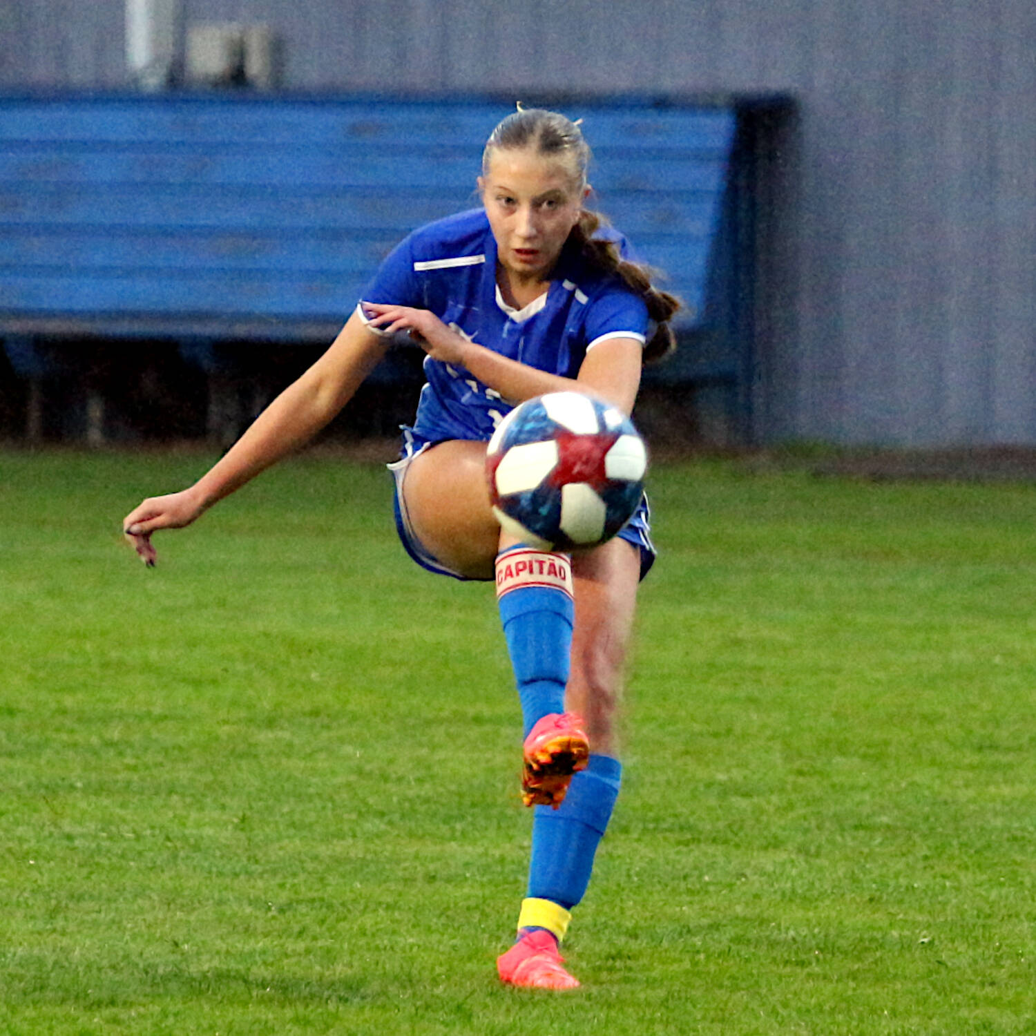 DAILY WORLD FILE PHOTO Elma senior forward Beta Valentine, seen here in a file photo from Sept. 26, scored four goals in a 12-0 win over Hoquiam on Tuesday in Hoquiam. Valentine now has 100 goals in her prep career.