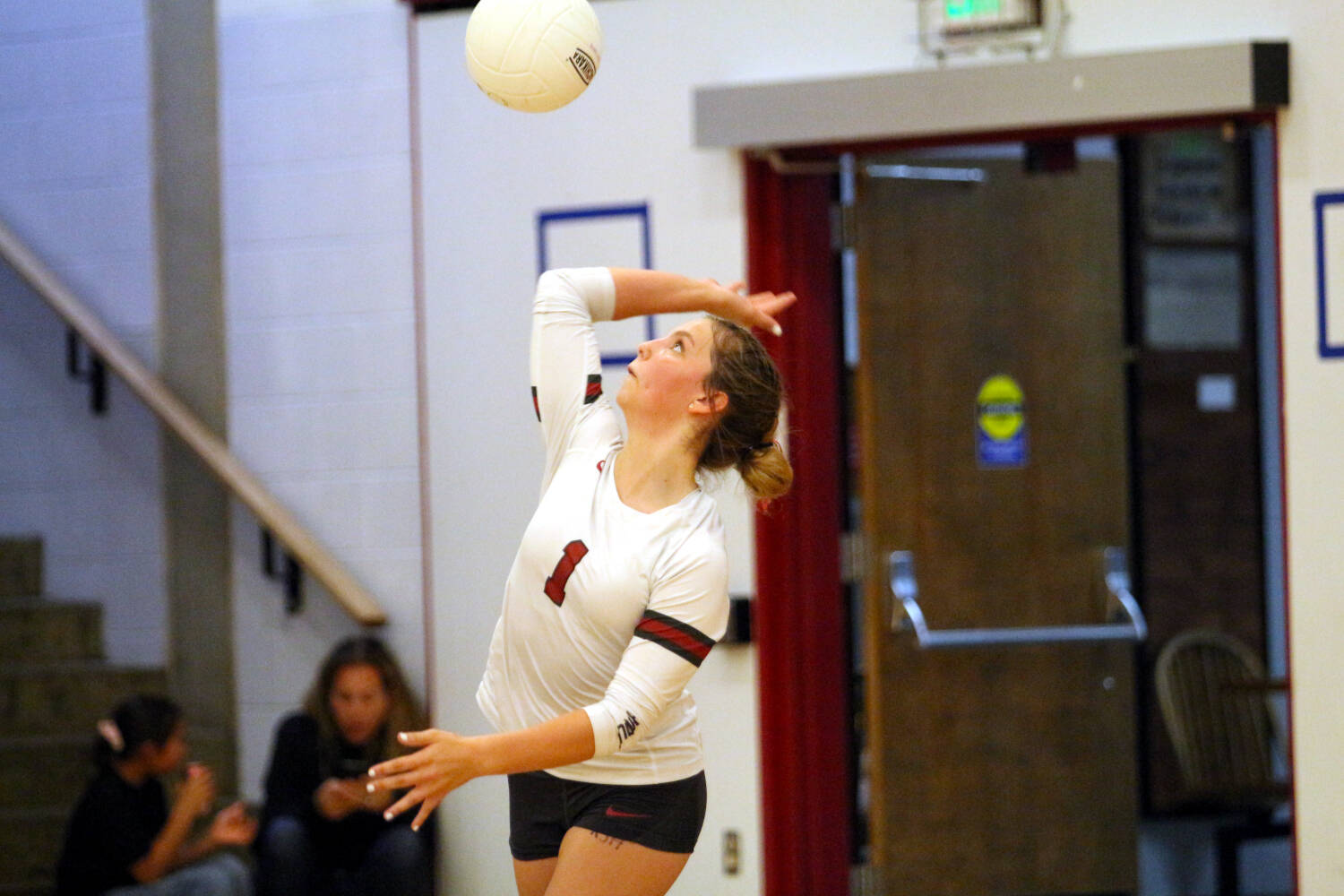 DAILY WORLD FILE PHOTO Hoquiam libero Lexi LaBounty, seen here in a file photo, had 13 digs in the Grizzlies’ straight-set victory over Elma on Tuesday at Hoquiam High School.