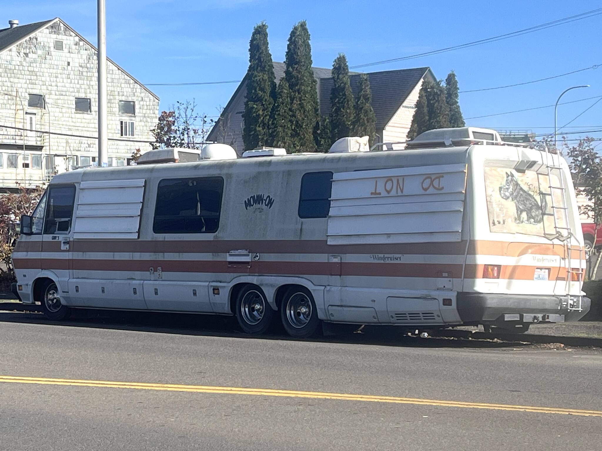 Matthew N. Wells / The Daily World
A recreational vehicle parked on East First Street in Aberdeen is a sore sight and stench for pedestrians who walk along the sidewalk. The RV, there for an unknown period of time, has often cluttered part of the sidewalk directly to the south of it. The city of Aberdeen wants to restrict RV parking time throughout Aberdeen. In order to make sure the city is on the right side of the law, it wants to “mirror” the city of Lacey, which already has such a program in place.