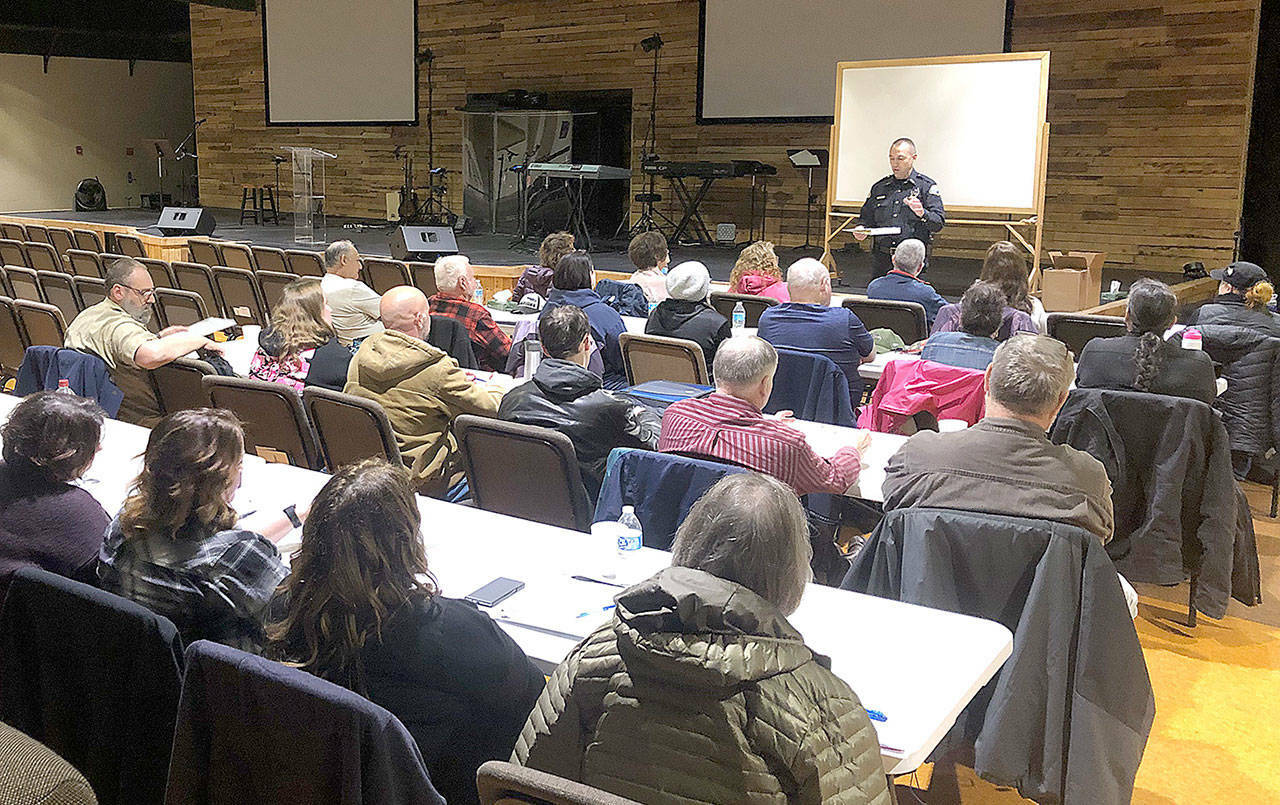 Aberdeen Police Chief Steve Shumate speaks to attendees at a past academy.