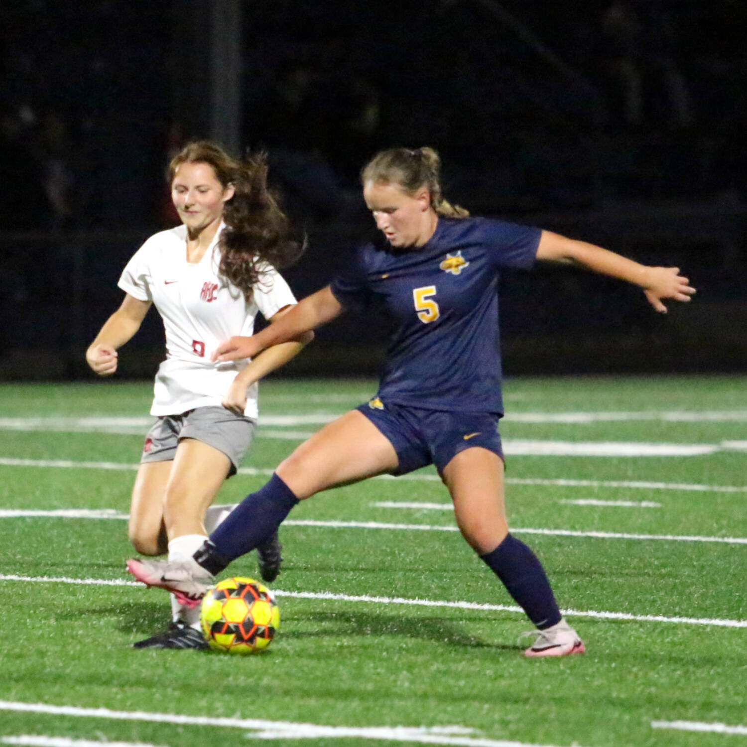 DAILY WORLD FILE PHOTO Aberdeen freshman Hana Lessard (5), seen here defending Hoquiam’s Aaliyah Aranda in a game from Sept. 12, was named to the 2A Evergreen All-Conference First Team as a defender for the 2024 season.