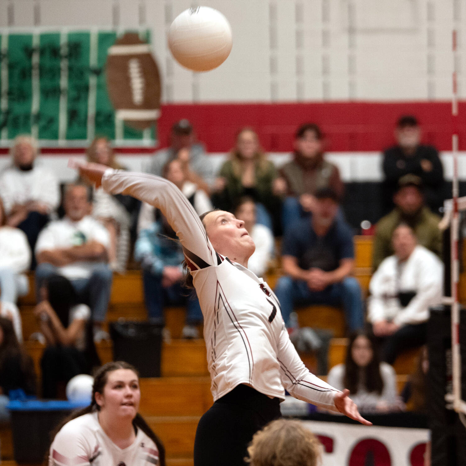 PHOTO BY VAN ADAM DAVIS Ocosta outside hitter Jolissa Schlegel