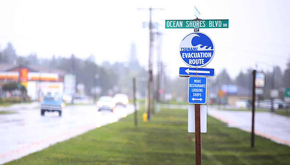 A tsunami evacuation route is posted in Ocean Shores. (Washington Military Department)