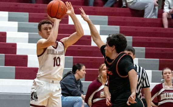 PHOTO BY FOREST WORGUM Montesano’s Terek Gunter (10) puts up a shot during a 56-35 victory over Tenino on Thursday at Montesano High School. Gunter scored a game-high 18 points in the win.